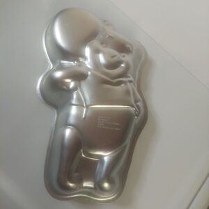 Wilton Winnie the Pooh aluminum cake pan. 